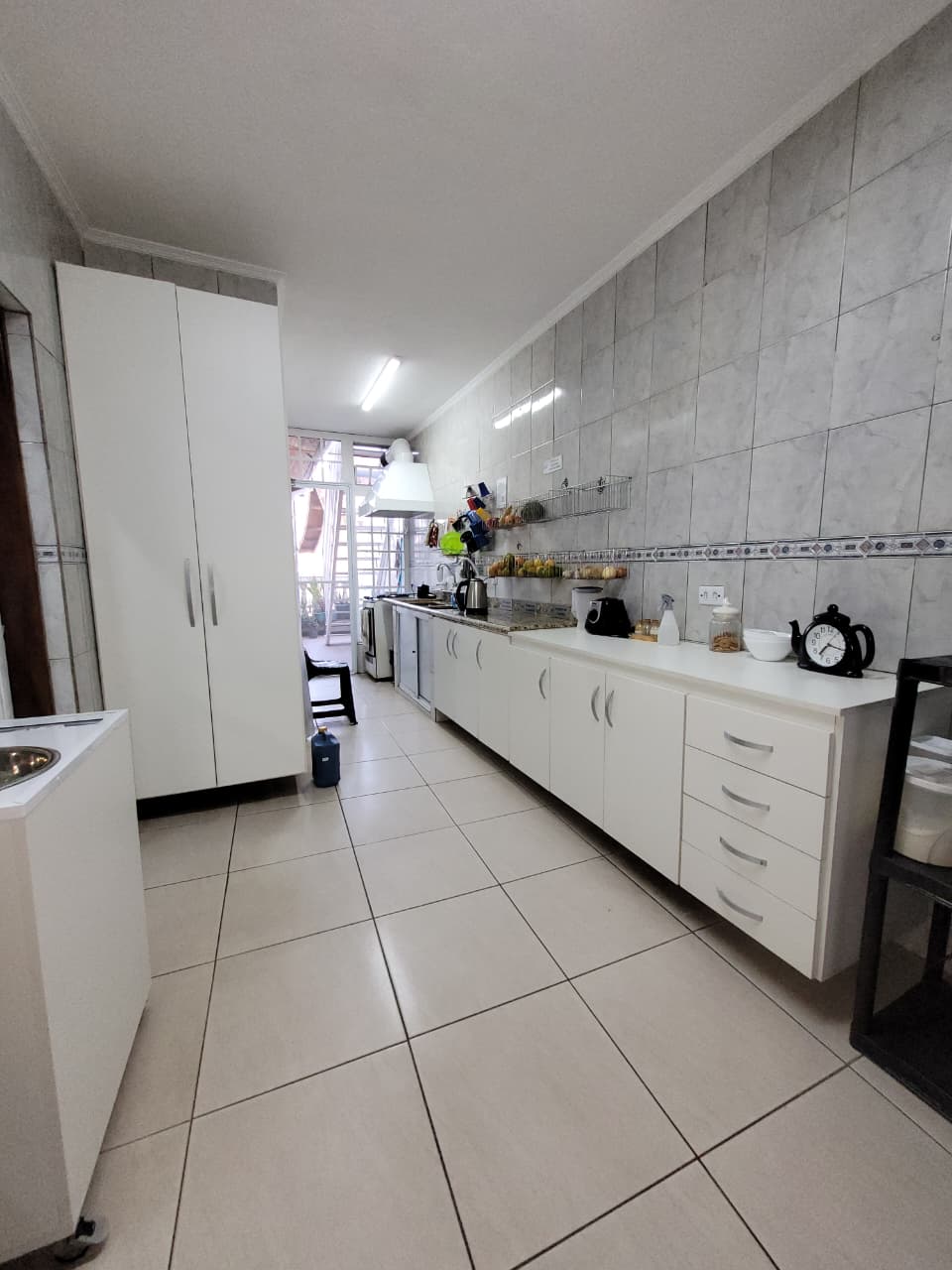Cozinha do Colégio Futura Infantil em Jundiaí-SP equipada para preparo das refeições infantis