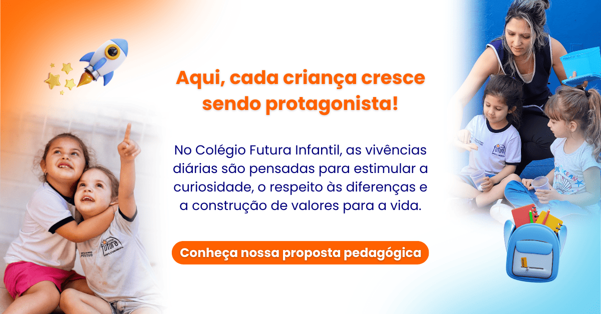 Crianças sorrindo e brincando no Colégio Futura Infantil com a frase Aqui cada criança cresce sendo protagonista.